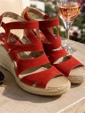Söfft Women’s Coral Color Suede Espadrille Wedge Sandals Ankle Strap Size 9.5M